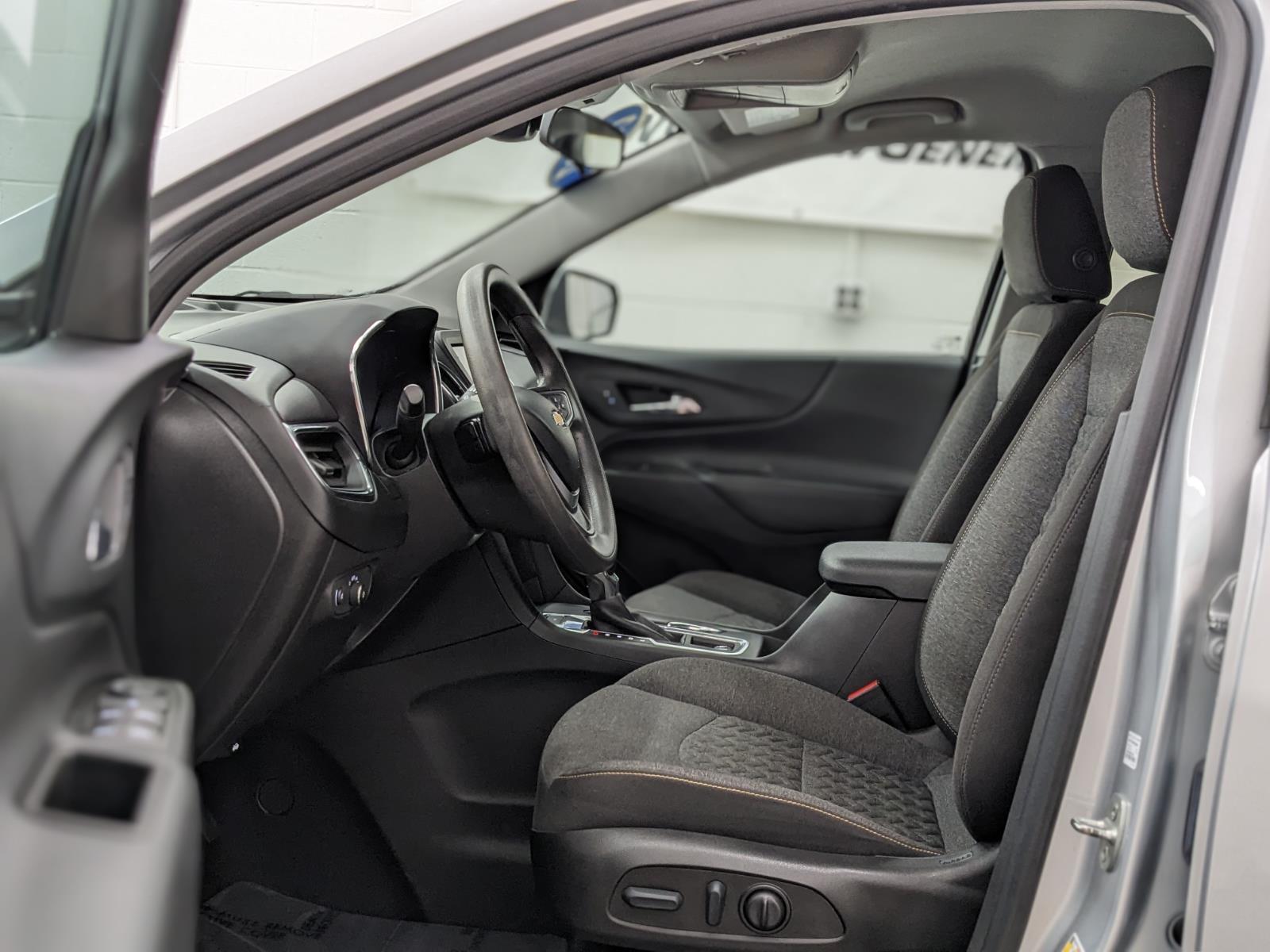 Vehicle image 12 of 28