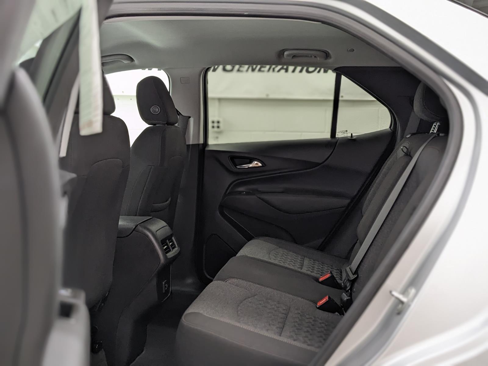 Vehicle image 13 of 28