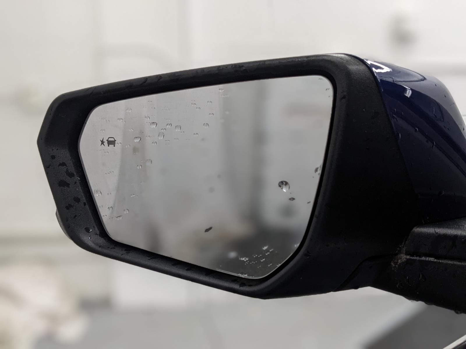 Vehicle image 17 of 31