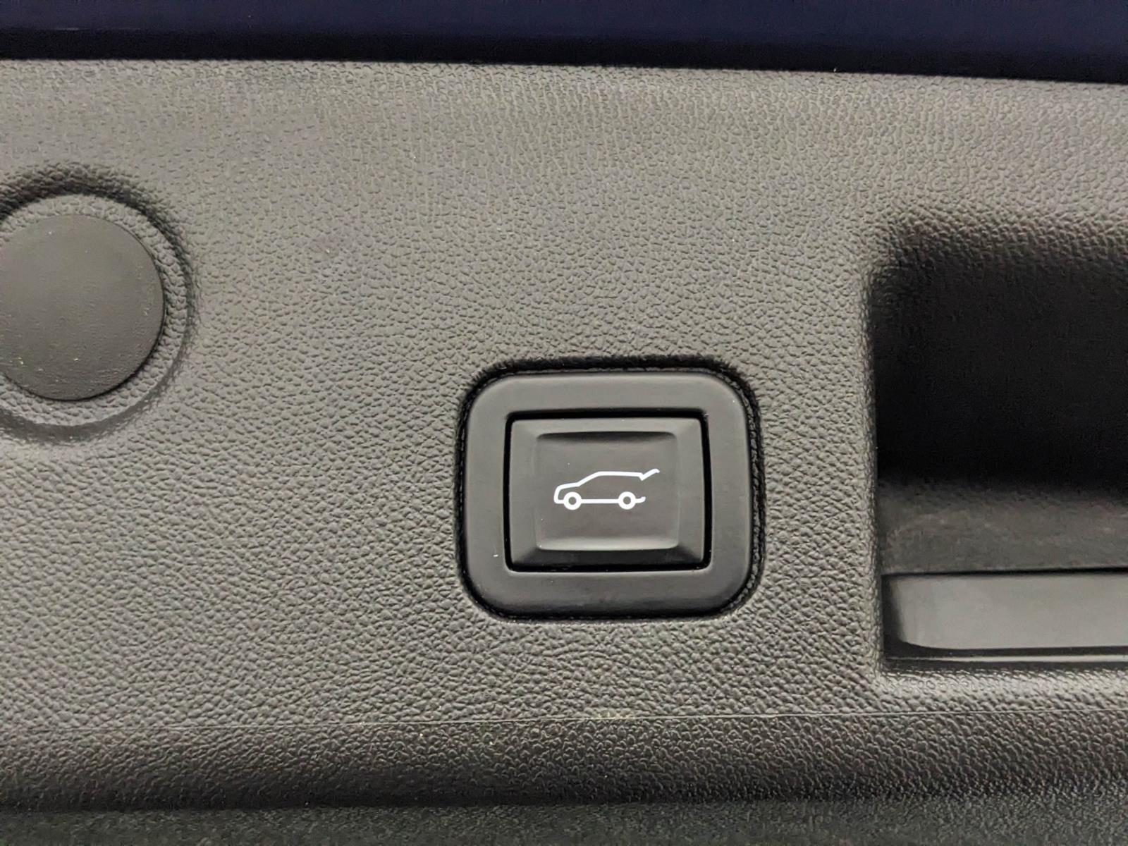 Vehicle image 16 of 31