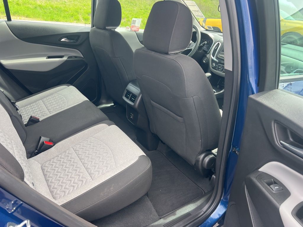 Vehicle image 11 of 22
