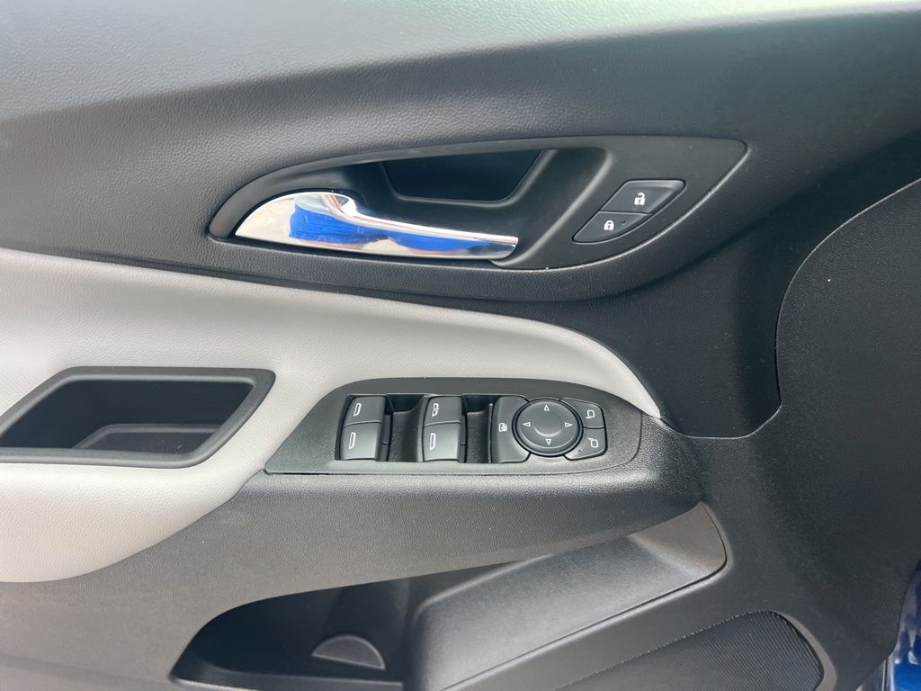 Vehicle image 18 of 22