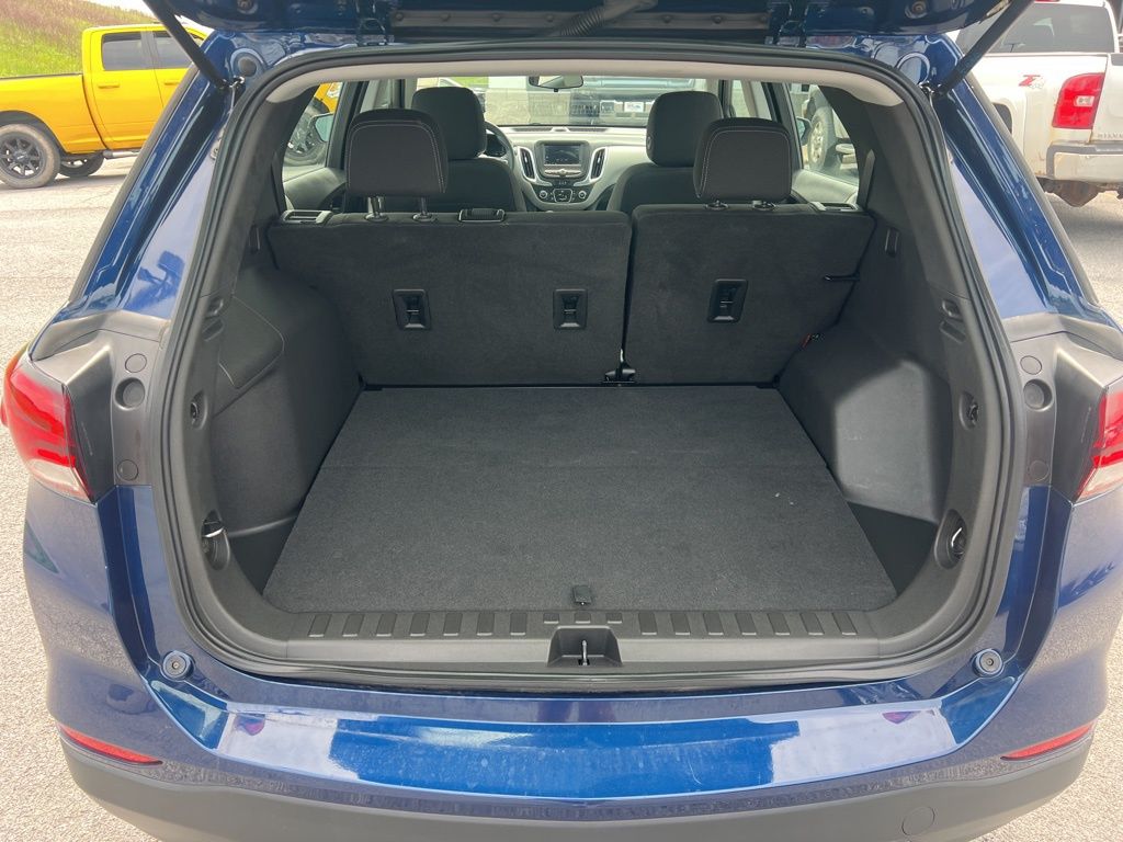 Vehicle image 10 of 22