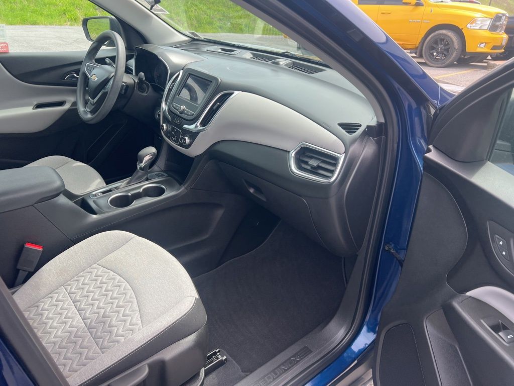 Vehicle image 14 of 22