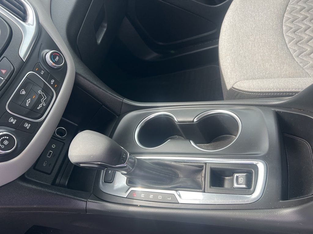 Vehicle image 17 of 22