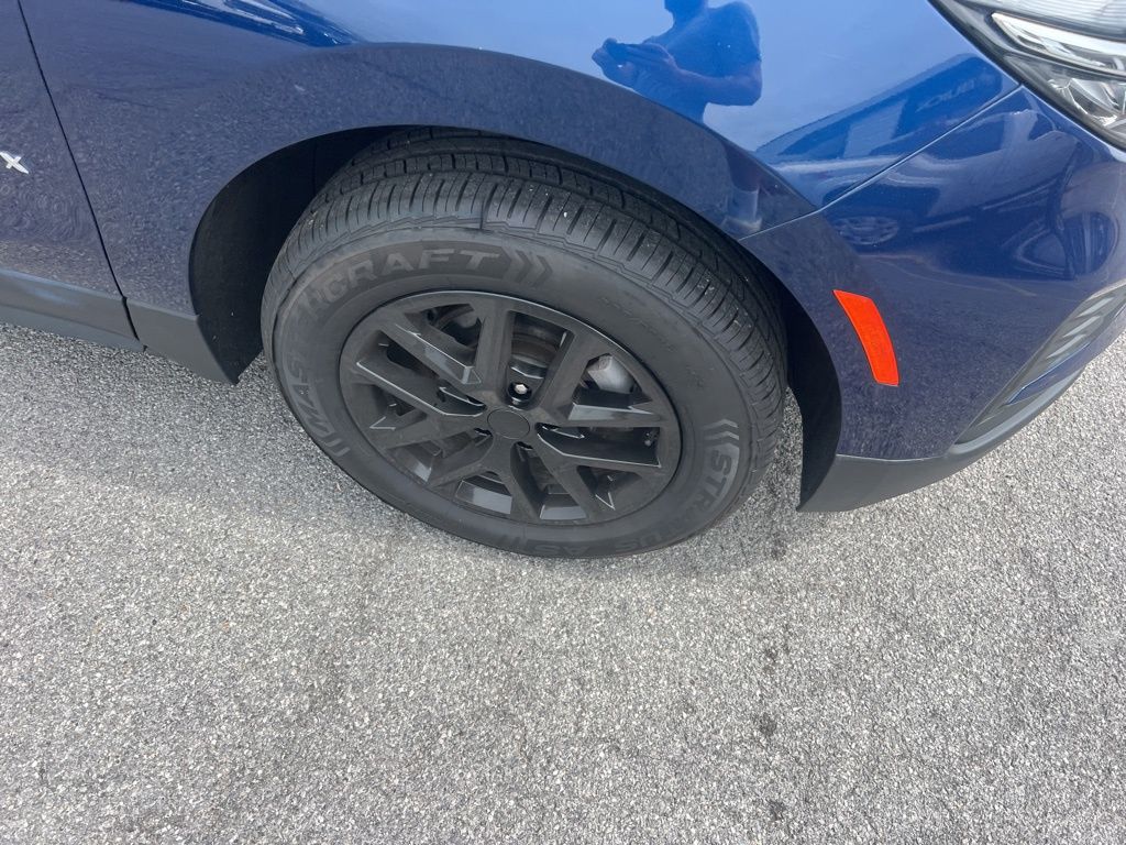 Vehicle image 9 of 22