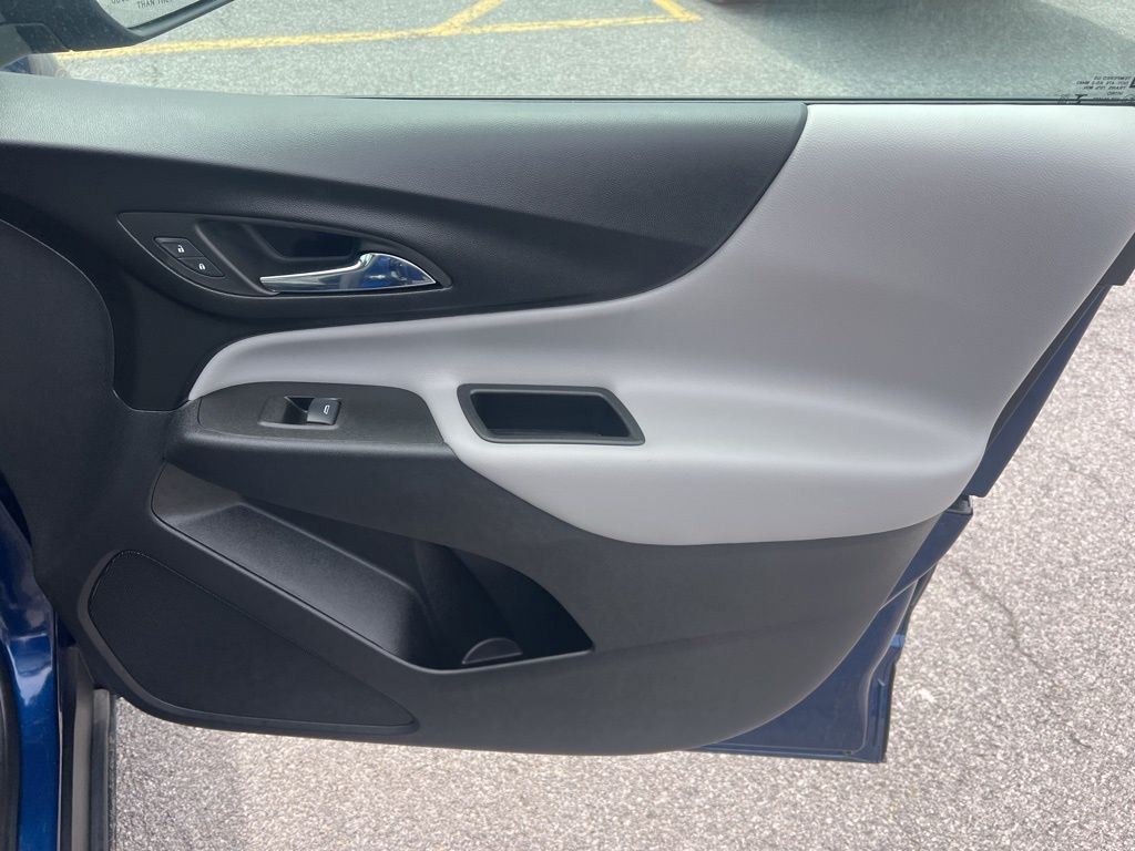 Vehicle image 19 of 22