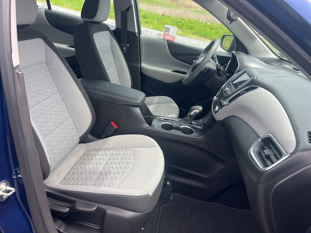Vehicle image 13 of 22