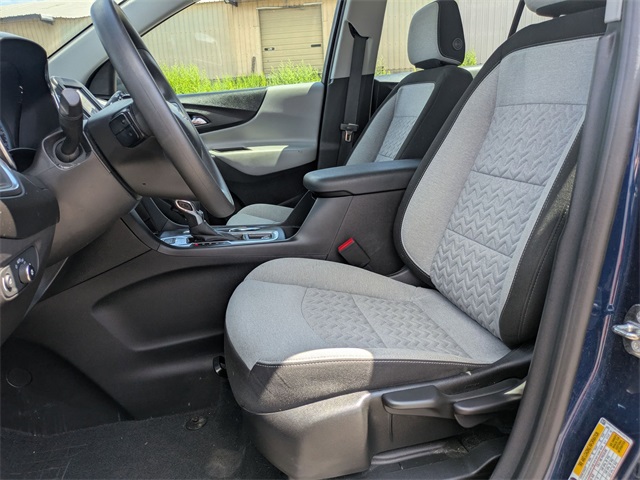 Vehicle image 10 of 25