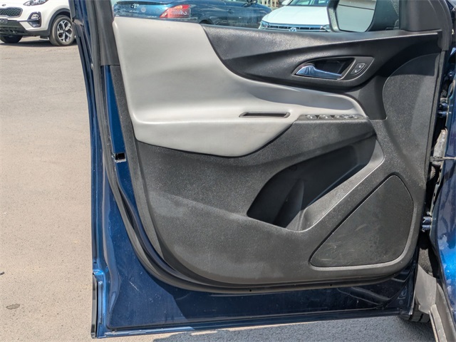 Vehicle image 21 of 25