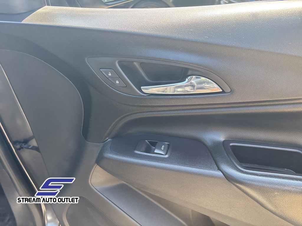 Vehicle image 28 of 36