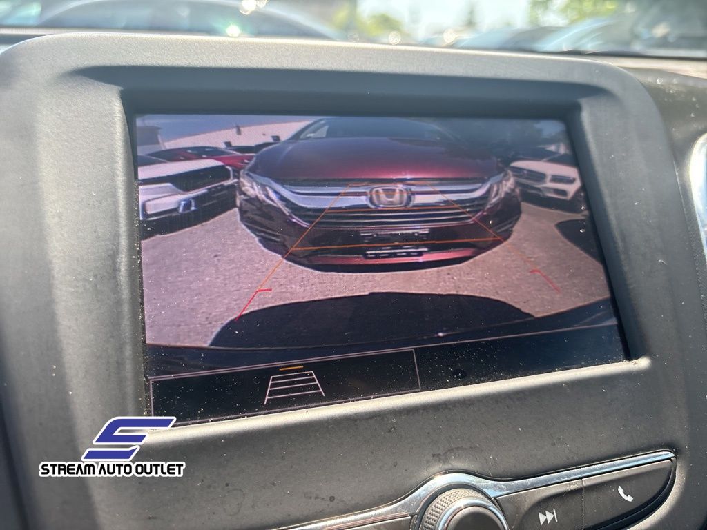 Vehicle image 22 of 36