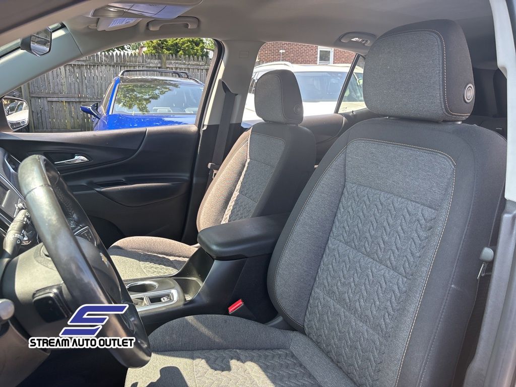 Vehicle image 9 of 36