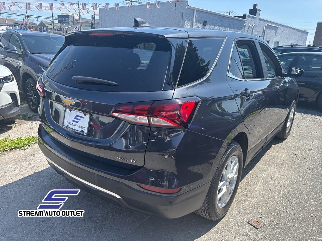 Vehicle image 4 of 36