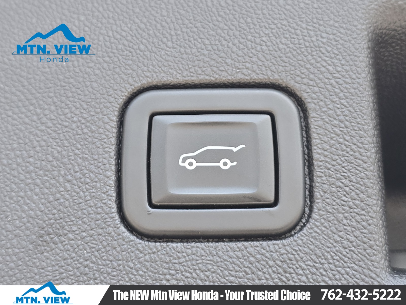 Vehicle image 24 of 33