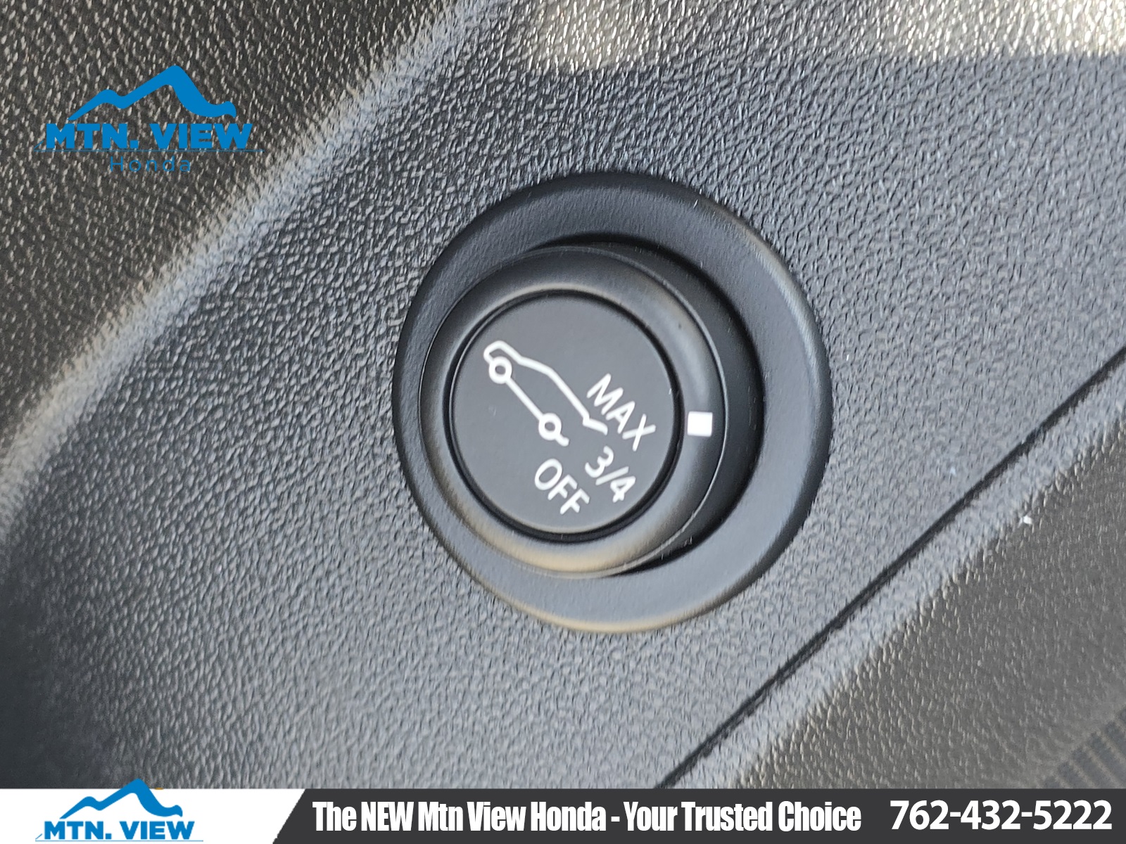 Vehicle image 21 of 33