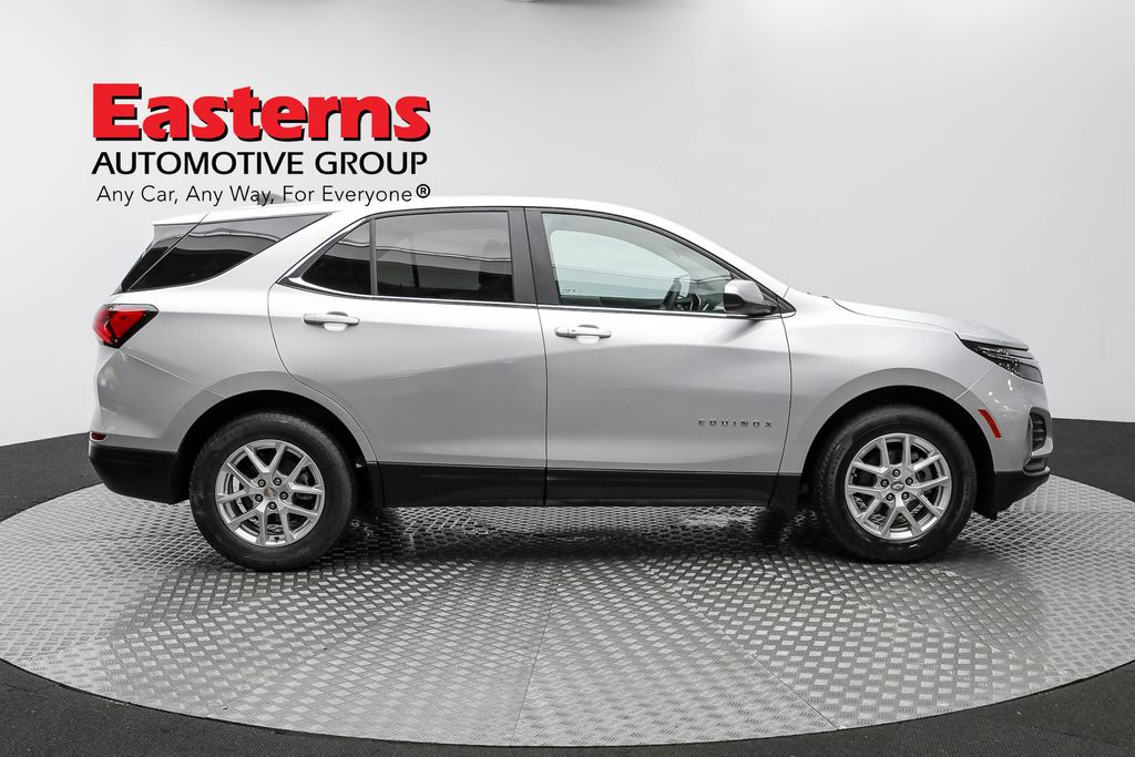 Vehicle image 17 of 61