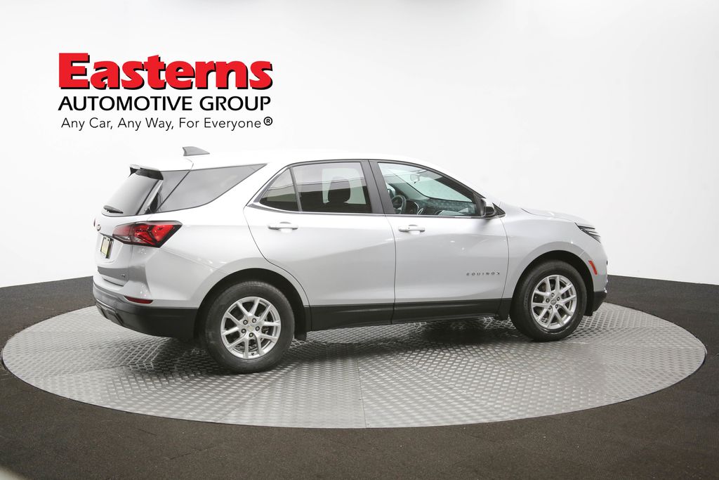 Vehicle image 21 of 61