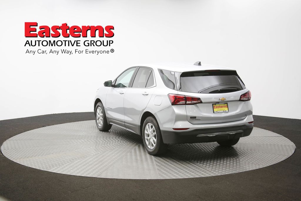 Vehicle image 33 of 61