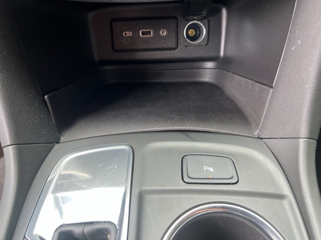 Vehicle image 10 of 28