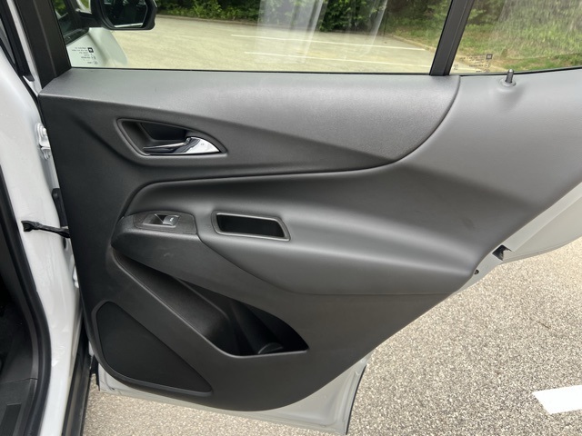 Vehicle image 24 of 28