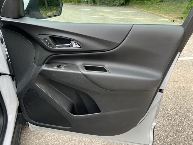 Vehicle image 23 of 28