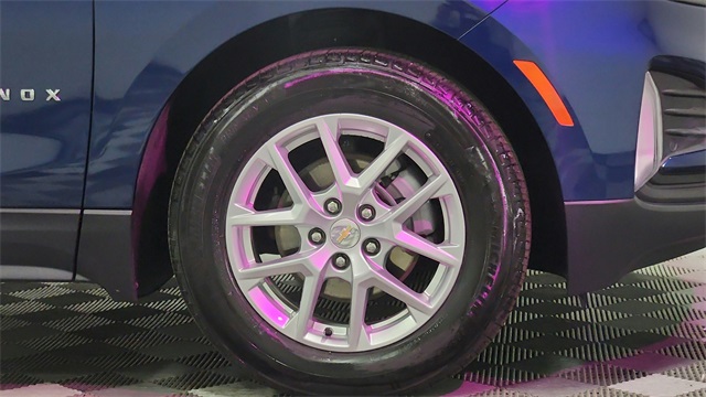 Vehicle image 24 of 26