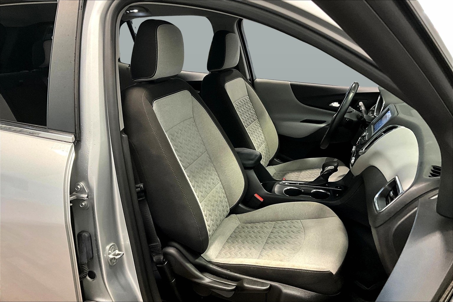 Vehicle image 10 of 30
