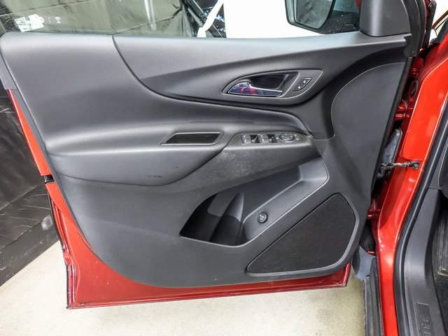 Vehicle image 23 of 31