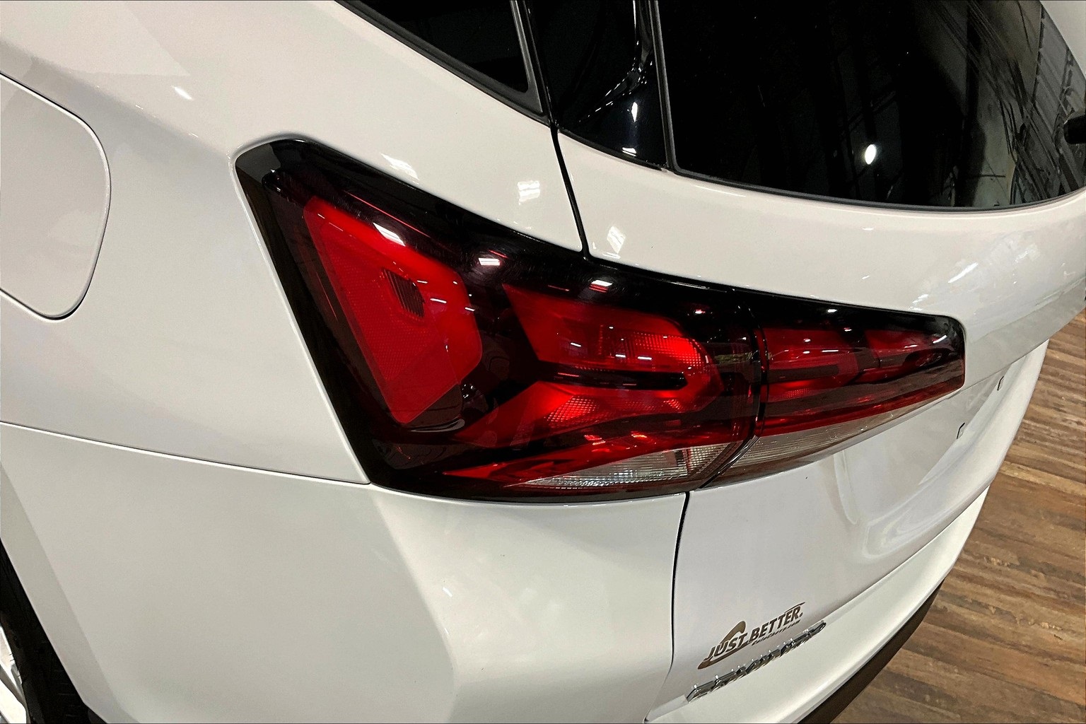 Vehicle image 27 of 29
