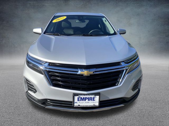 2022 Chevrolet Equinox LT Image 2 of 32