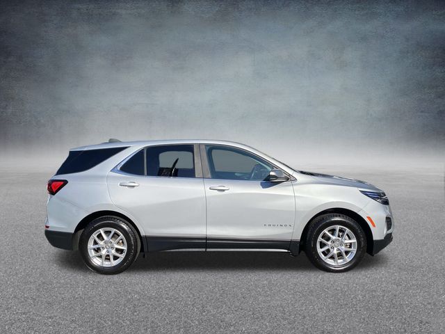 2022 Chevrolet Equinox LT Image 4 of 32