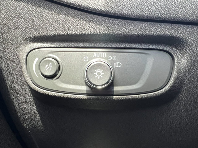 Vehicle image 19 of 36
