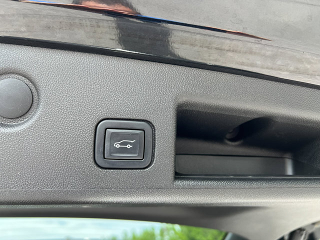 Vehicle image 10 of 36