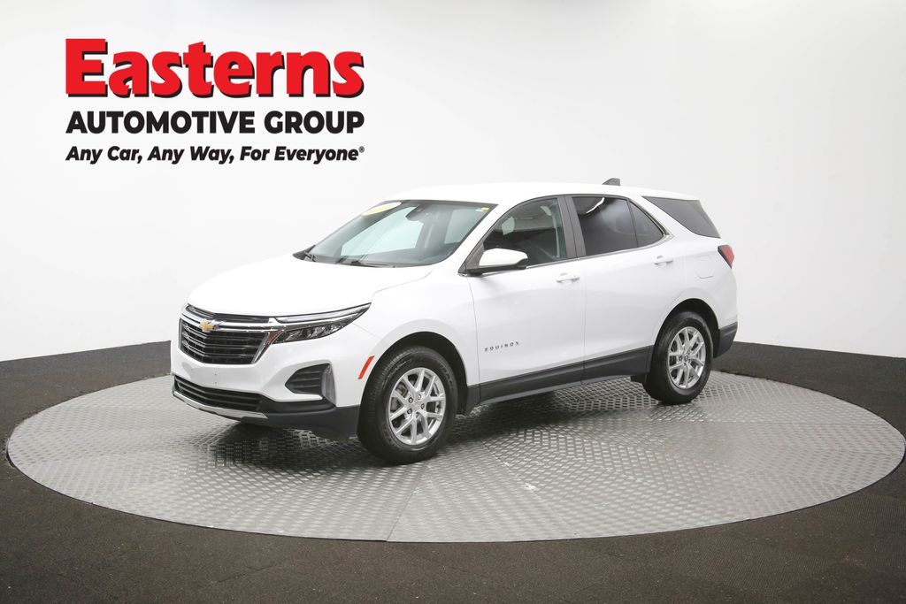 2022 Chevrolet Equinox LT Image 2 of 63