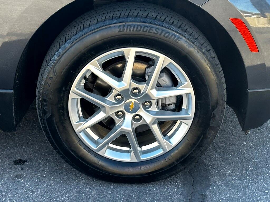 Vehicle image 9 of 33