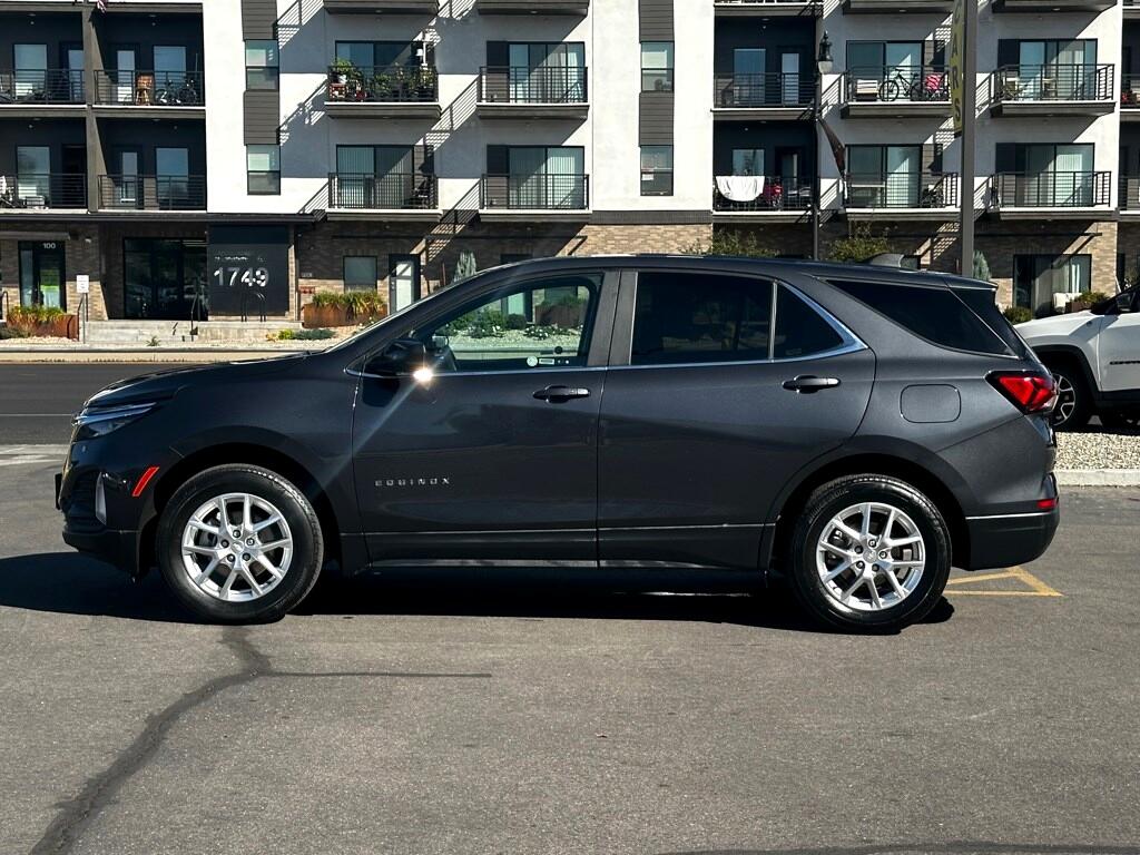 Vehicle image 8 of 33