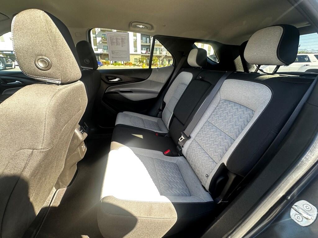 Vehicle image 20 of 33