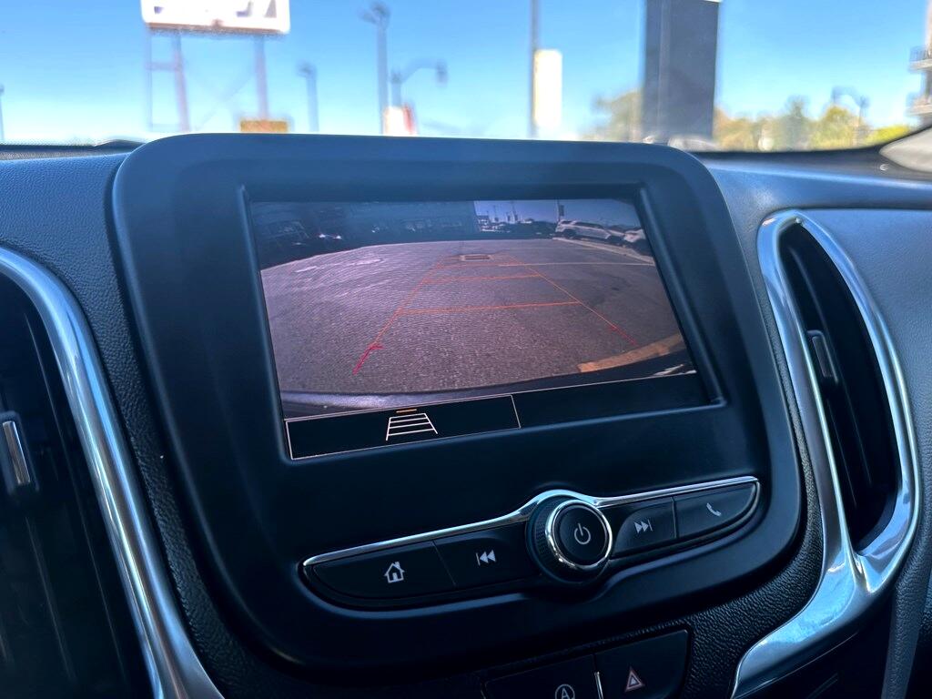 Vehicle image 23 of 33
