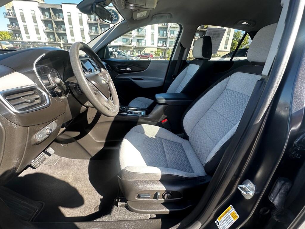Vehicle image 18 of 33