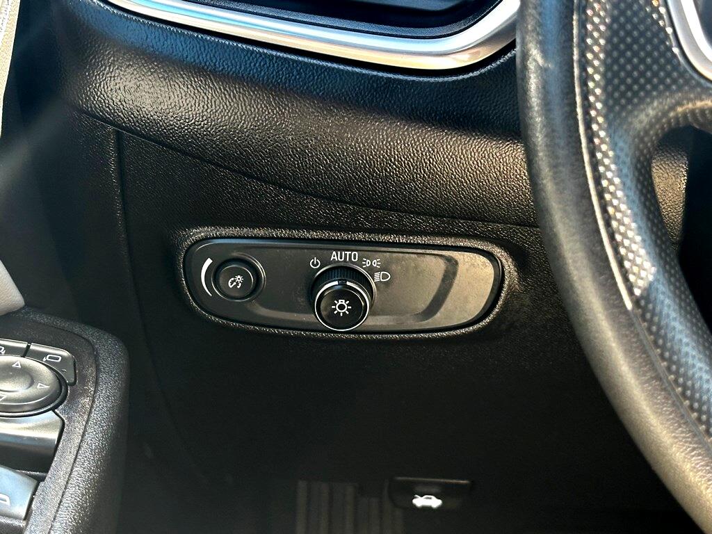Vehicle image 32 of 33