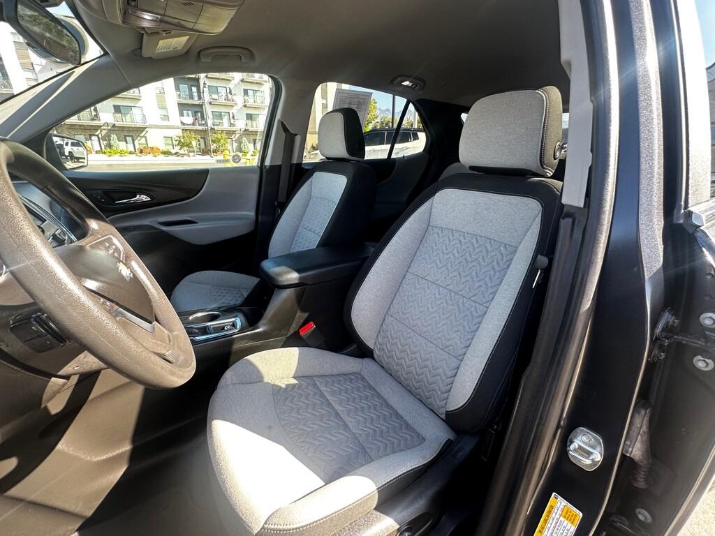 Vehicle image 19 of 33
