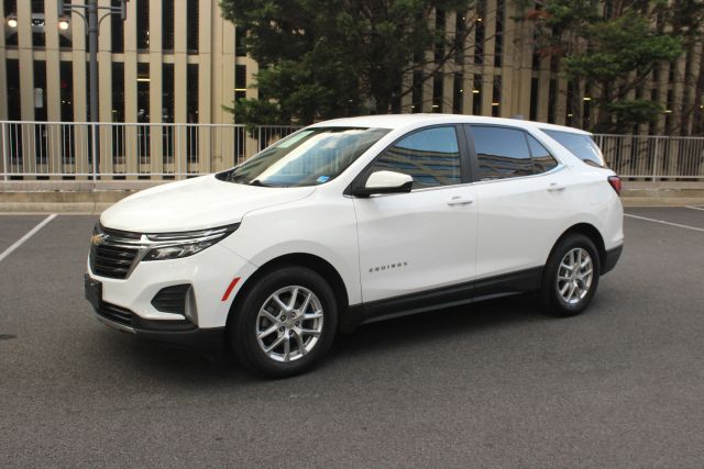 2022 Chevrolet Equinox LT Image 1 of 34