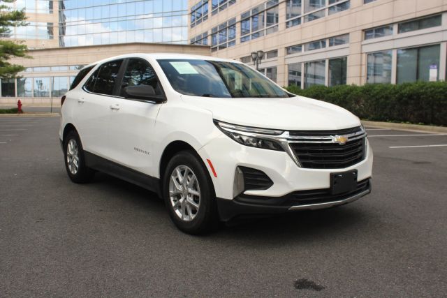 2022 Chevrolet Equinox LT Image 3 of 34
