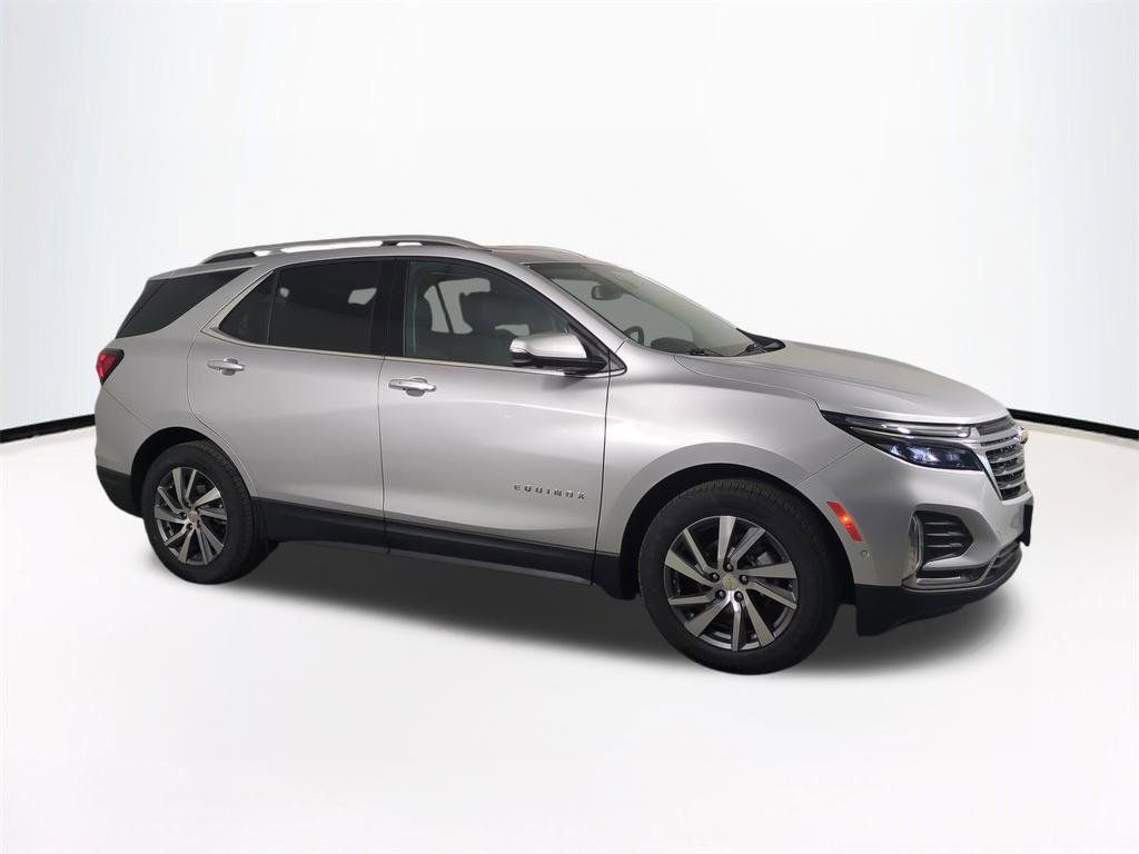 2022 Chevrolet Equinox Premier Image 3 of 39