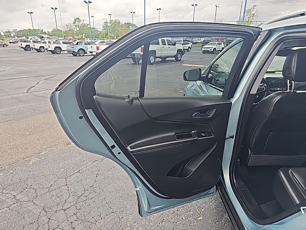 Vehicle image 13 of 28