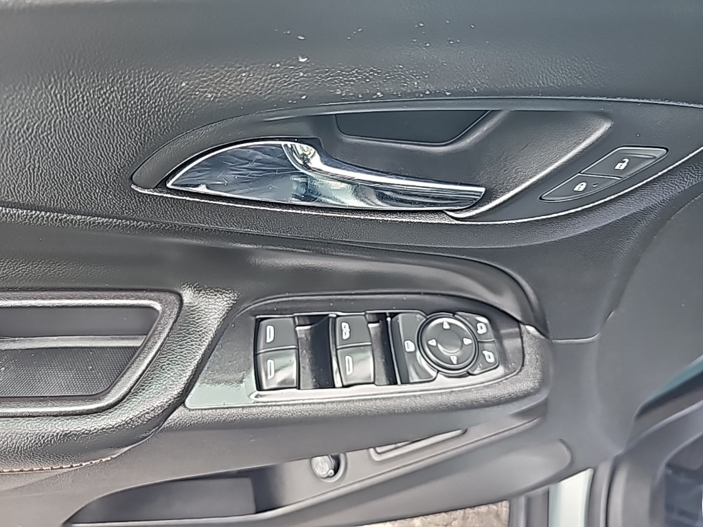 Vehicle image 18 of 28