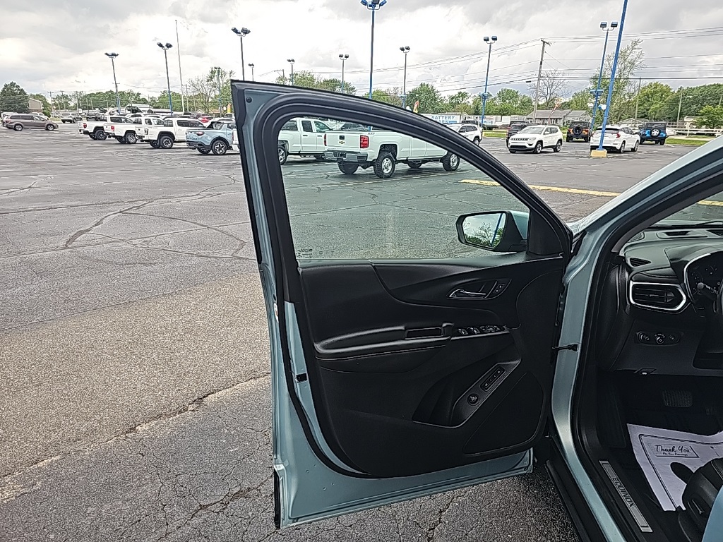 Vehicle image 17 of 28