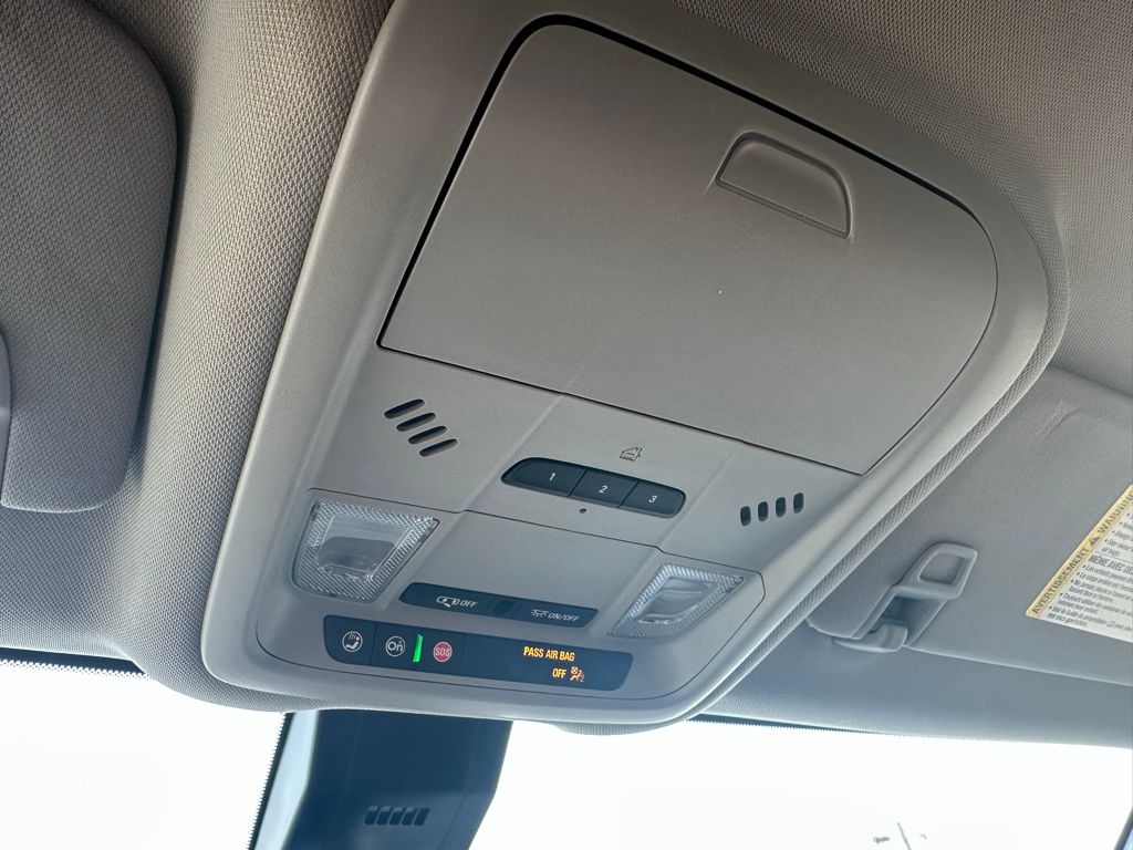 Vehicle image 26 of 27