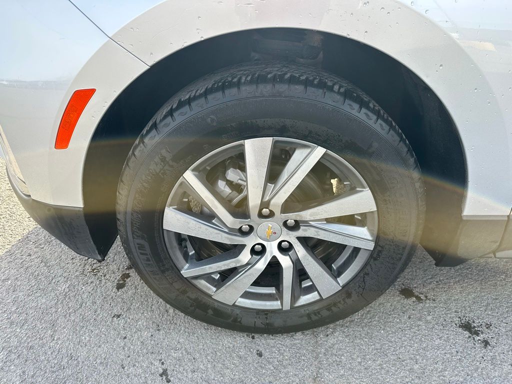 Vehicle image 11 of 27